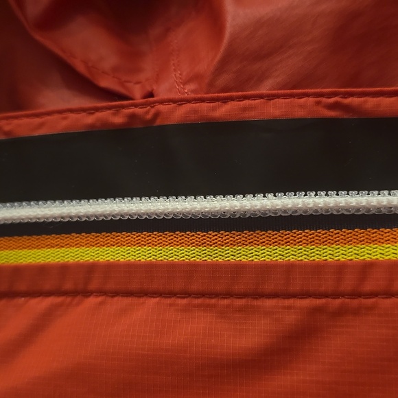 K-Way Le Vrai 4.0 Claude Water Repellant Rain Jacket, Retail $150.00 USD - Picture 10 of 10